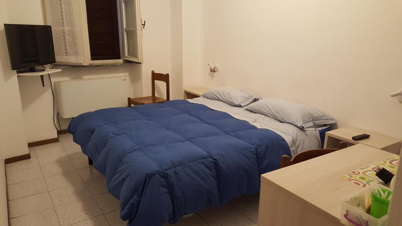 Foresteria Lombarda Da Giovanna بارزيو المظهر الخارجي الصورة